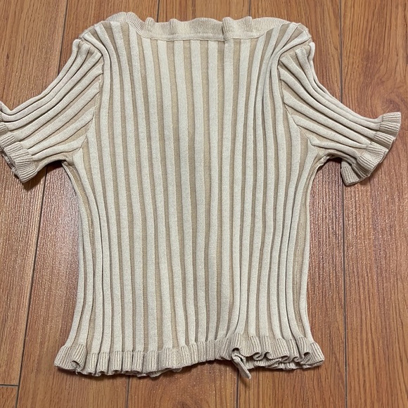 YesSyle almond top - Picture 2 of 2